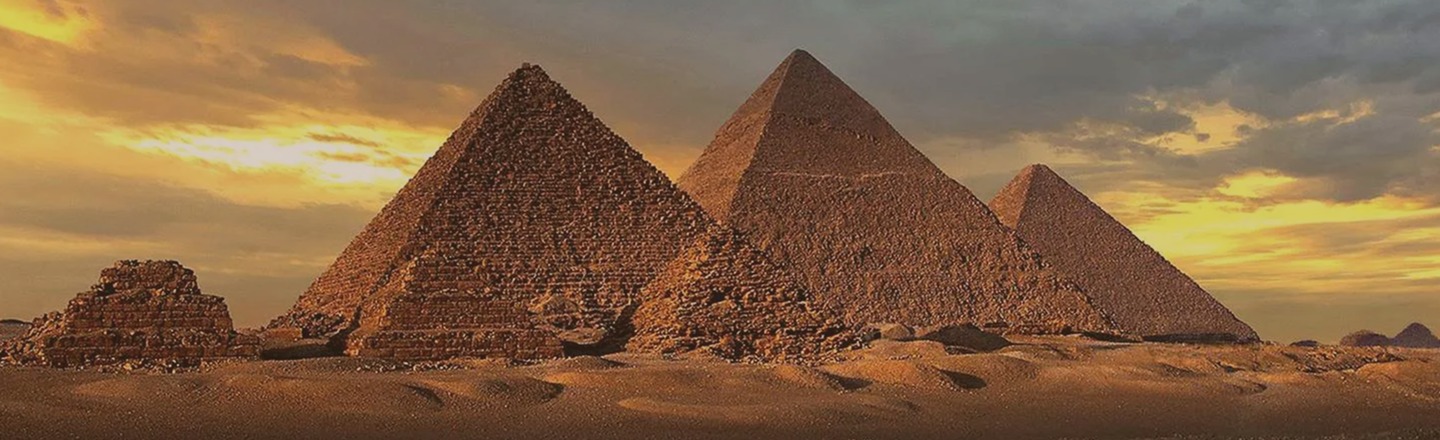 Pyramids view from Nazlet El-Samman